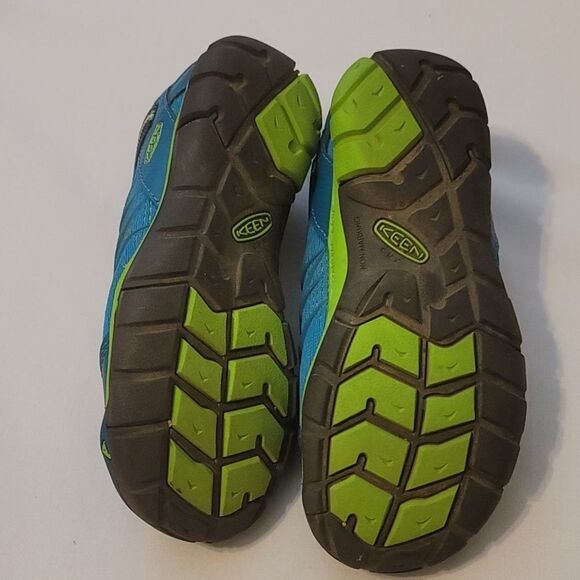 - Girls Keen waterproof shoes size 2 - Picture 4 of 6
